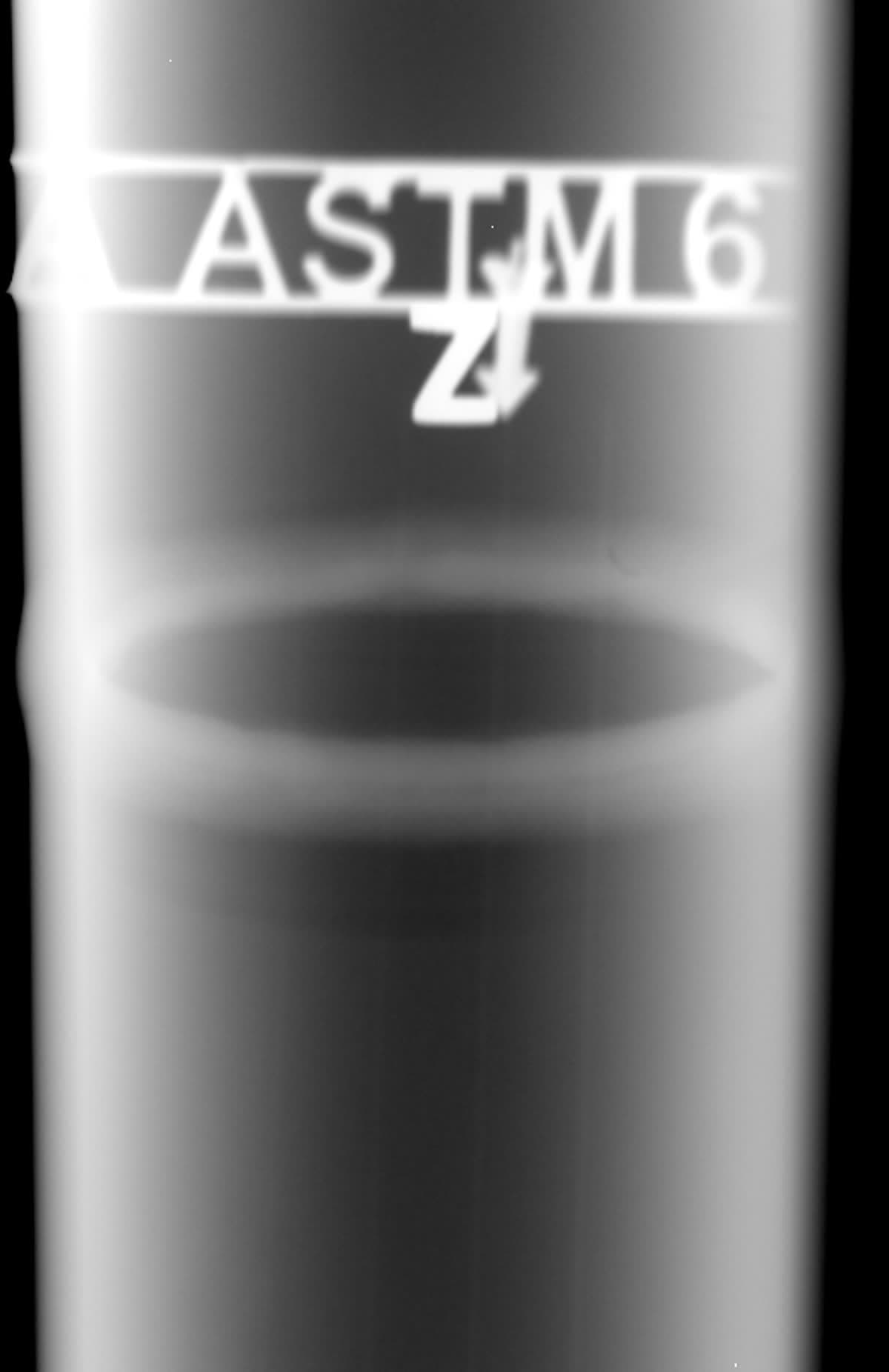 Radiograph — Welded pipe joint — root penetration (ASTM IQI)